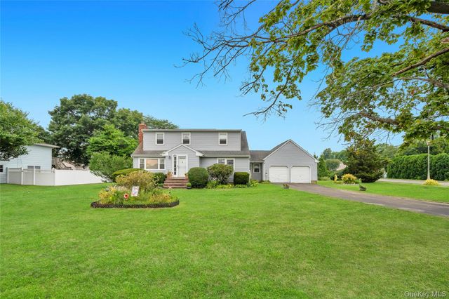 274 Johnson Avenue, Sayville, NY 11782