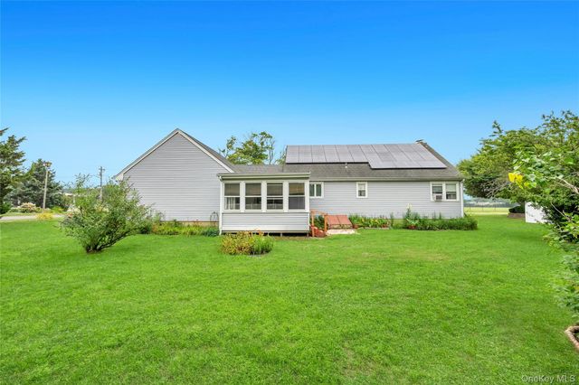 274 Johnson Avenue, Sayville, NY 11782