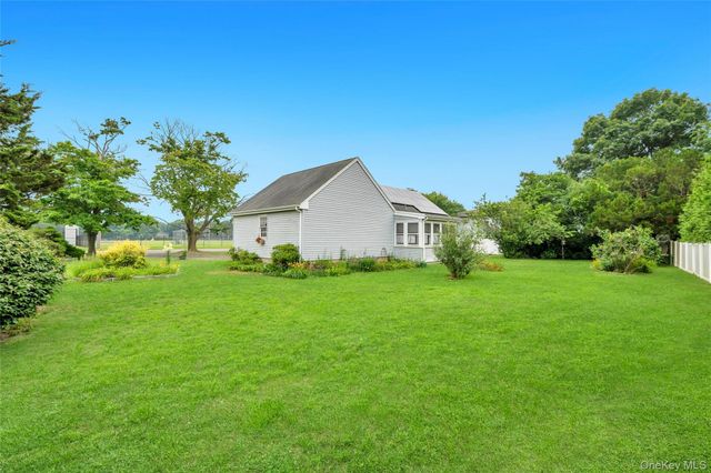 274 Johnson Avenue, Sayville, NY 11782