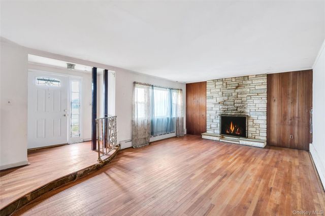 274 Johnson Avenue, Sayville, NY 11782