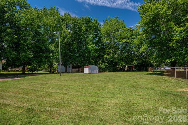 203 Park Road, Mount Holly, NC 28120