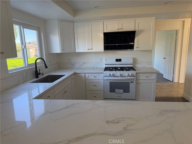 723 Ford, Corona, CA 92879