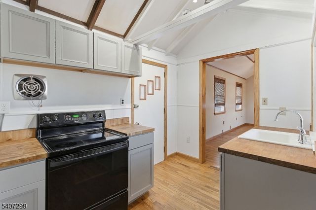 126 Hillside Dr, Andover Twp., NJ 07860