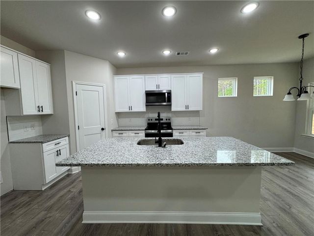2113 N. Hicks Road, Toccoa, GA 30577