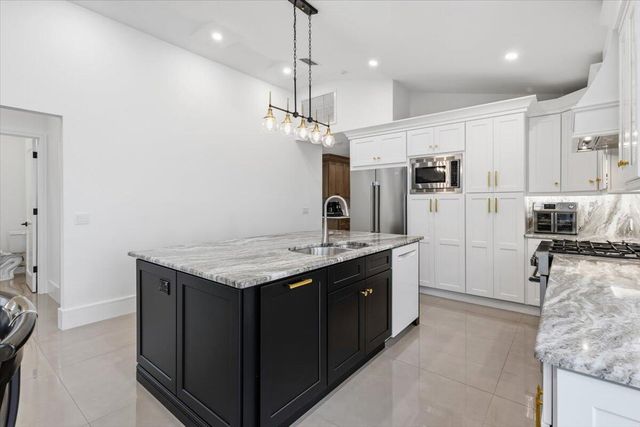 2253 NW Seagrass Drive, Palm City, FL 34990