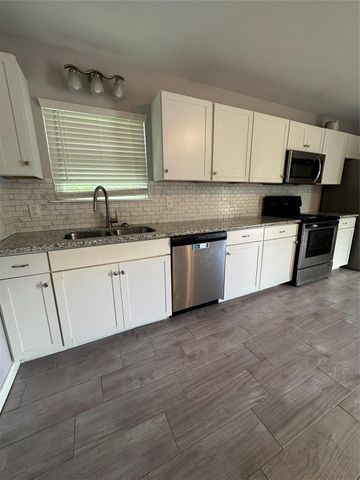 7307 Avenue O 2, Santa Fe, TX 77510