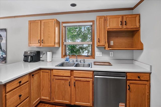 181 N Lexington Parkway, Deforest, WI 53532