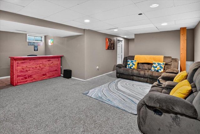 181 N Lexington Parkway, Deforest, WI 53532