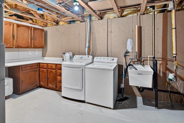 181 N Lexington Parkway, Deforest, WI 53532