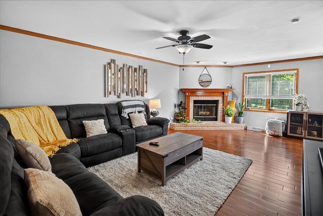 181 N Lexington Parkway, Deforest, WI 53532