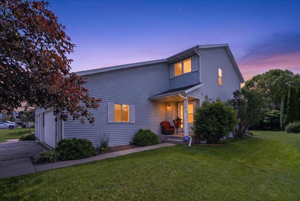 181 N Lexington Parkway, Deforest, WI 53532