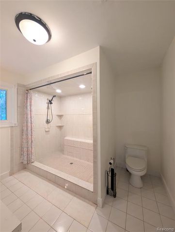 5251 Lin Hill Drive, Swartz Creek, MI 48473