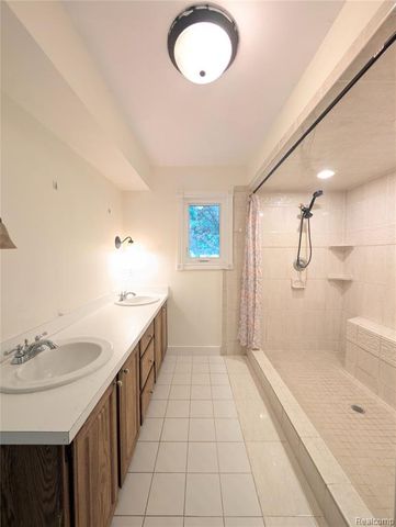 5251 Lin Hill Drive, Swartz Creek, MI 48473