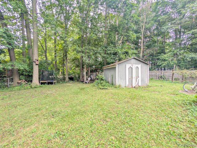 5251 Lin Hill Drive, Swartz Creek, MI 48473