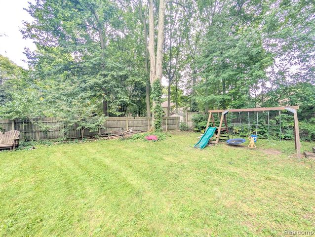 5251 Lin Hill Drive, Swartz Creek, MI 48473