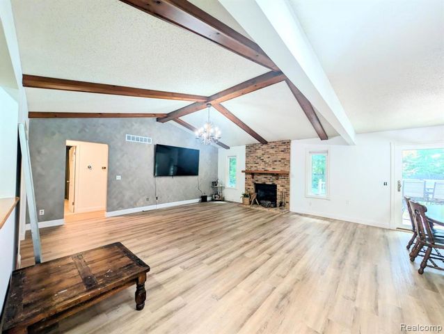 5251 Lin Hill Drive, Swartz Creek, MI 48473