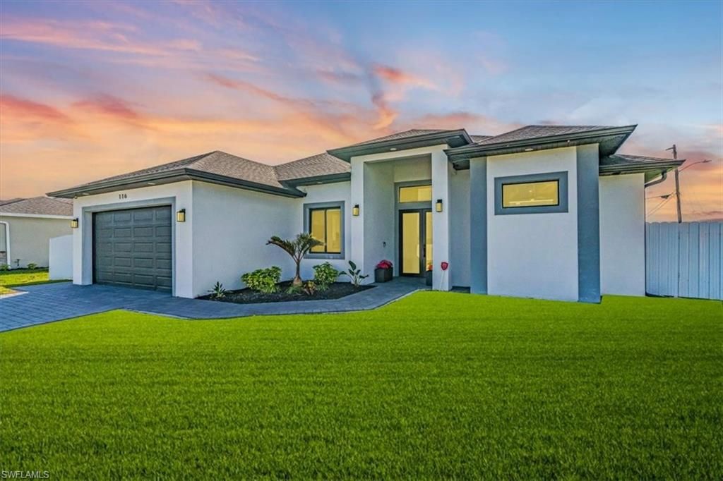 Image 2 of property listing at 116 SE 5th PL, Cape Coral, FL 33990