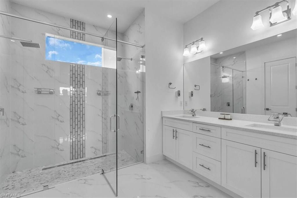 Image 23 of property listing at 116 SE 5th PL, Cape Coral, FL 33990