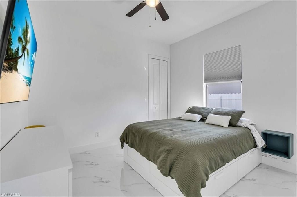 Image 27 of property listing at 116 SE 5th PL, Cape Coral, FL 33990