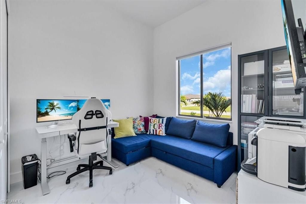 Image 29 of property listing at 116 SE 5th PL, Cape Coral, FL 33990