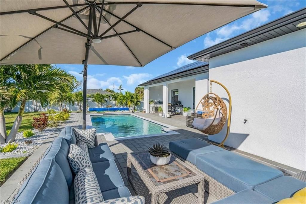 Image 32 of property listing at 116 SE 5th PL, Cape Coral, FL 33990