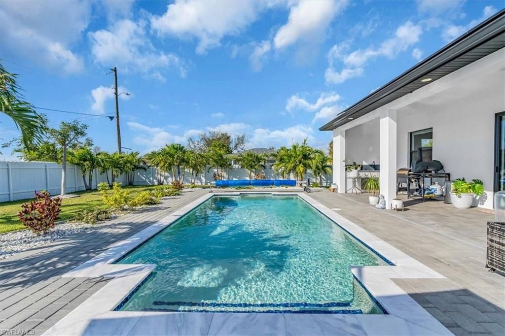 Image 33 of property listing at 116 SE 5th PL, Cape Coral, FL 33990