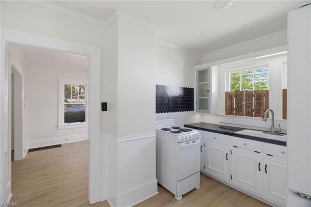 419 S Sunset Drive, Winston-salem, NC 27103