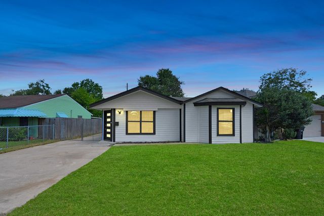 4841 Clover Street, Houston, TX 77033