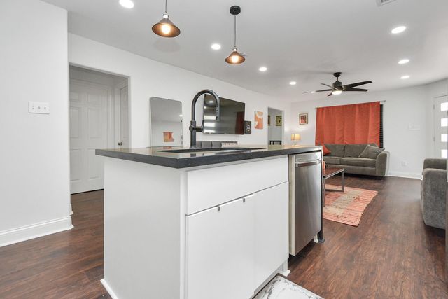 4841 Clover Street, Houston, TX 77033