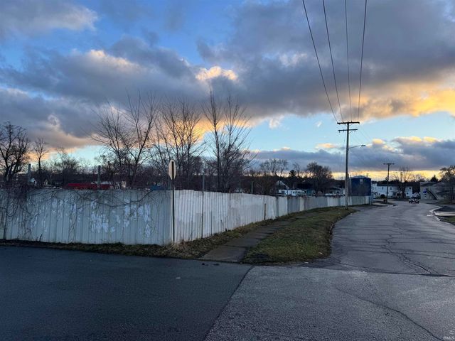 1530 S Walnut Street, South Bend, IN 46619