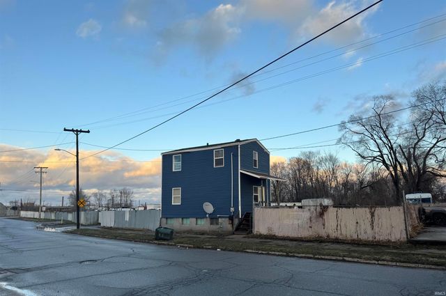 1530 S Walnut Street, South Bend, IN 46619