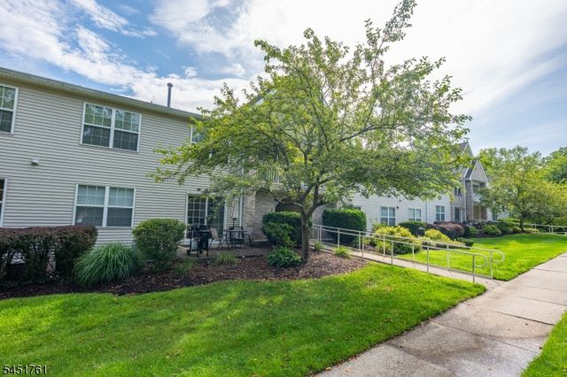 10 Parkside Ct, Wayne Twp., NJ 07470