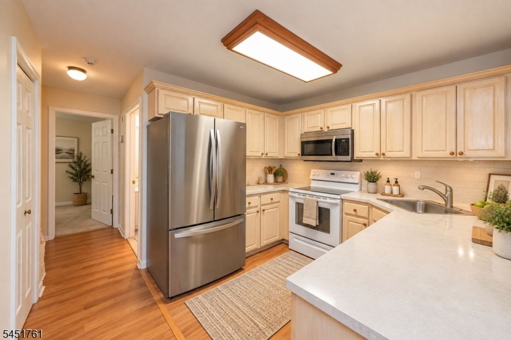 10 Parkside Ct, Wayne Twp., NJ 07470 — photo 3
