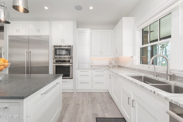 365 8TH Street, Atlantic Beach, FL 32233