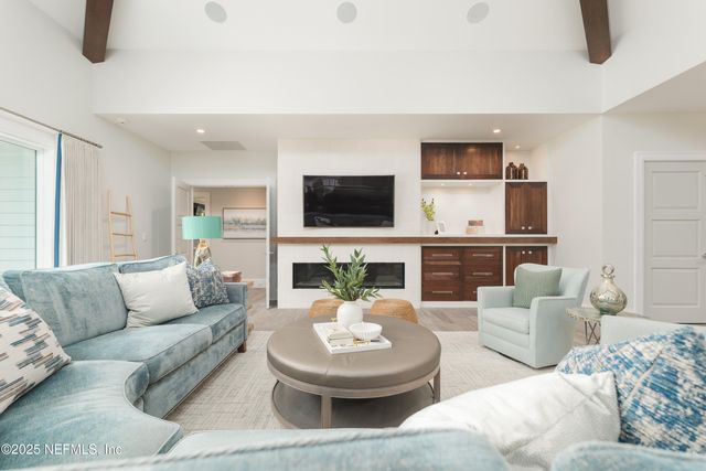 365 8TH Street, Atlantic Beach, FL 32233