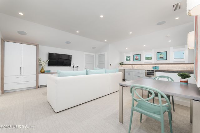 365 8TH Street, Atlantic Beach, FL 32233