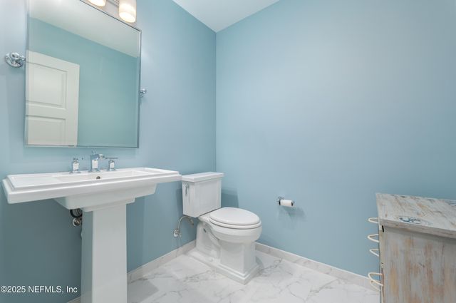 365 8TH Street, Atlantic Beach, FL 32233