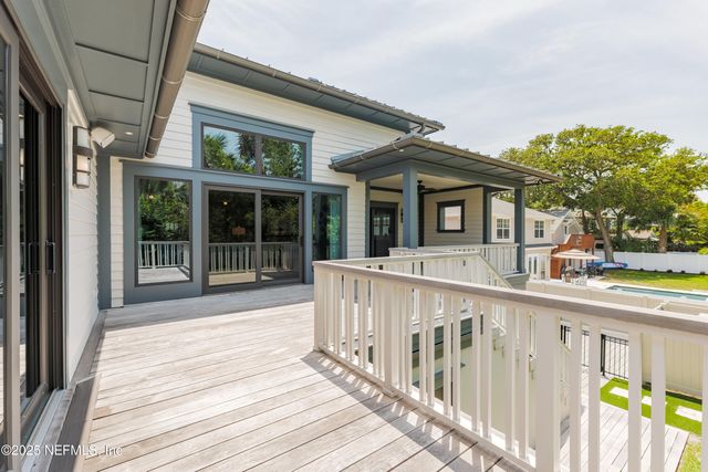 365 8TH Street, Atlantic Beach, FL 32233