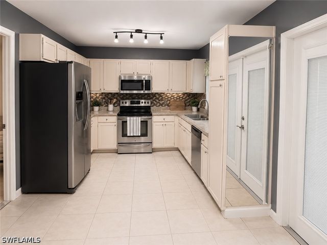 2049 50th ST SW, Naples, FL 34116