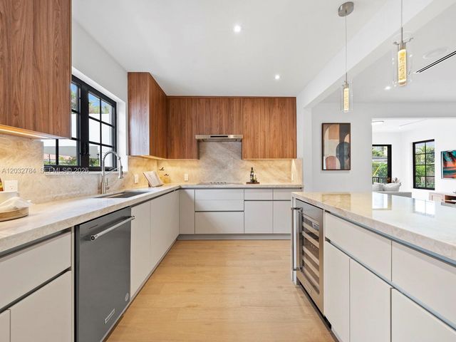 39 Palermo Ave, Coral Gables, FL 33134