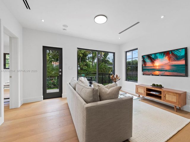 39 Palermo Ave, Coral Gables, FL 33134
