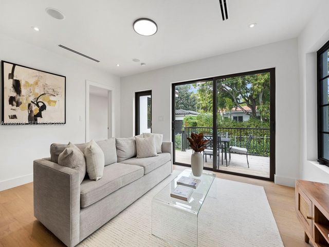 39 Palermo Ave, Coral Gables, FL 33134