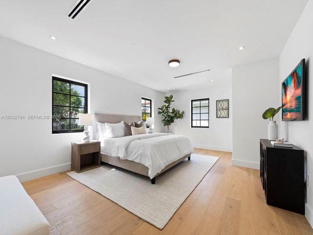 39 Palermo Ave, Coral Gables, FL 33134