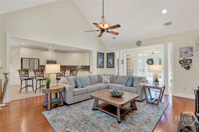 68 Crestwood Drive, Savannah, GA 31405