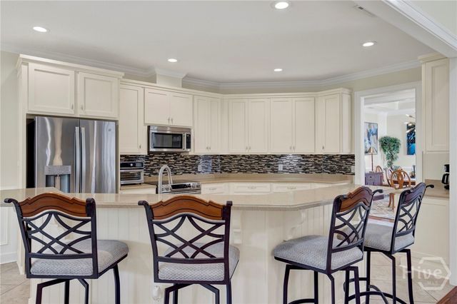 68 Crestwood Drive, Savannah, GA 31405