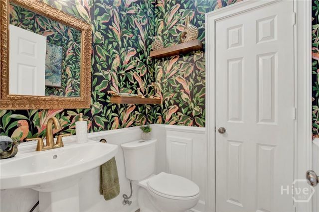 68 Crestwood Drive, Savannah, GA 31405