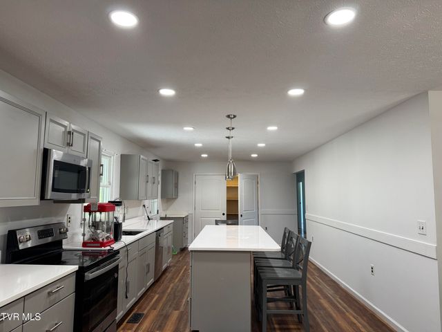 213 Yose Drive, Duffield, VA 24244