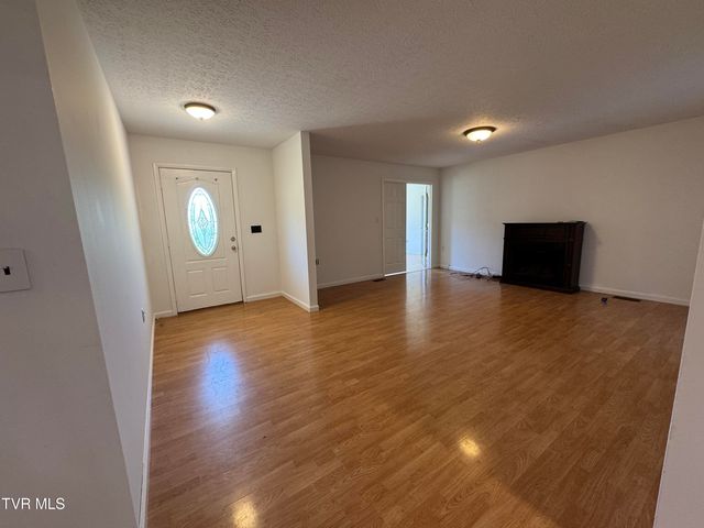 213 Yose Drive, Duffield, VA 24244
