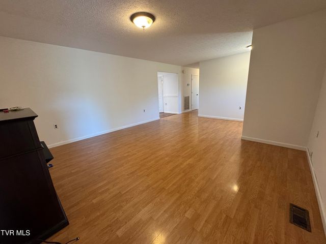 213 Yose Drive, Duffield, VA 24244