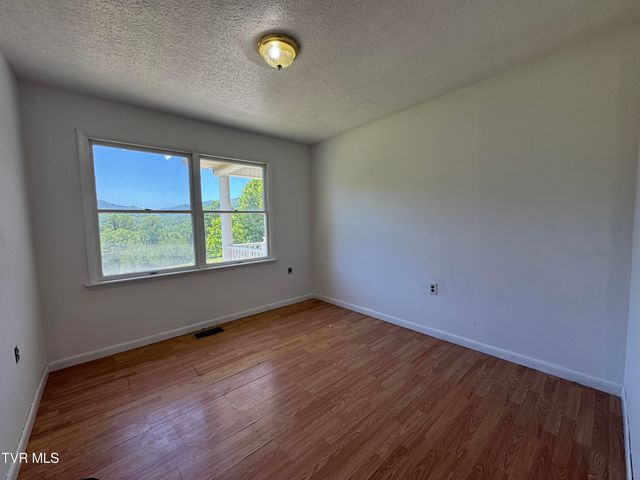 213 Yose Drive, Duffield, VA 24244